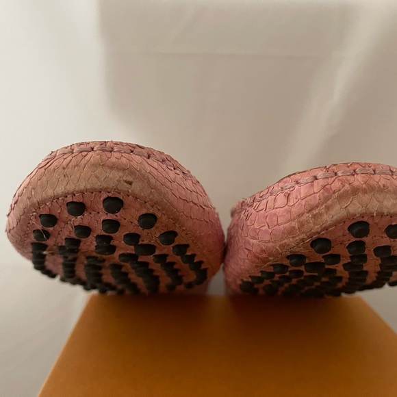 Tod's Driving Loafers Pink Snakeskin Luxury Shoes. Scuffed toes easy paint fix - Picture 2 of 9
